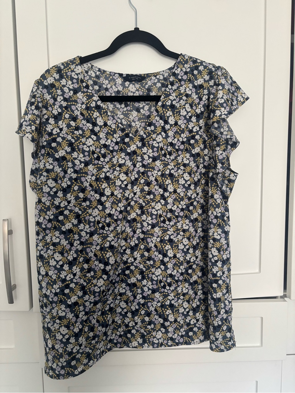 Denver Hayes Navy Floral Ruffle Sleeve Blouse